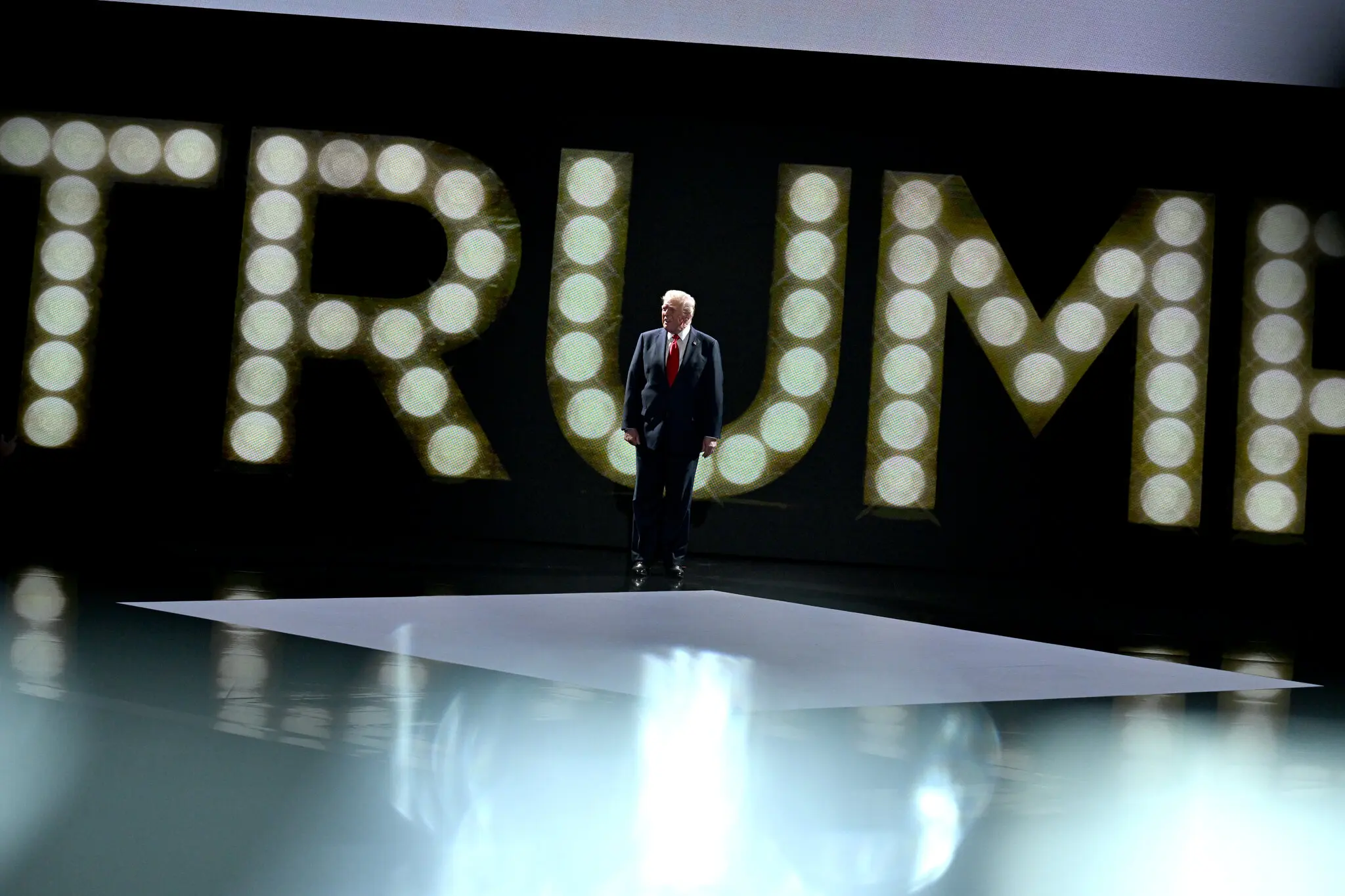 У США арештували чоловіка за погрози вбити Трампа і його кандидата у віцепрезиденти